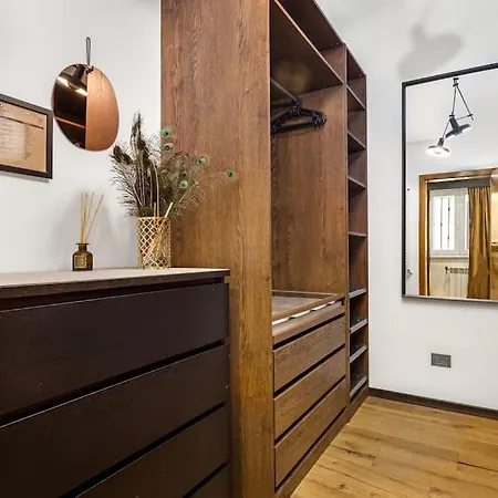 Apartment Brown In Center Pula